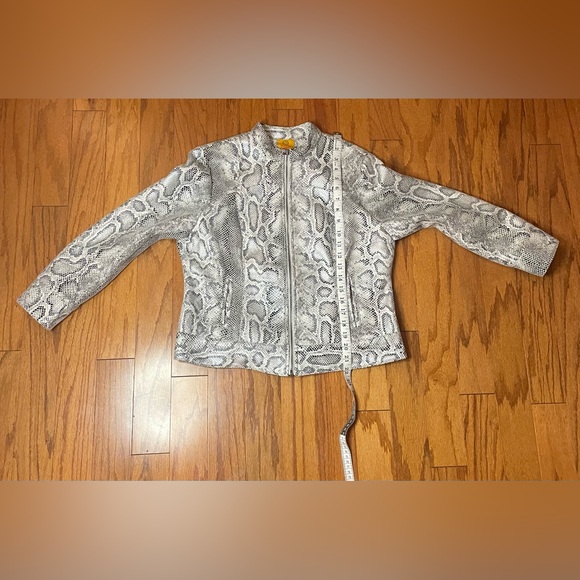 Ruby Rd- Snake print‎ white and gray jacket Size 12 - Picture 7 of 7